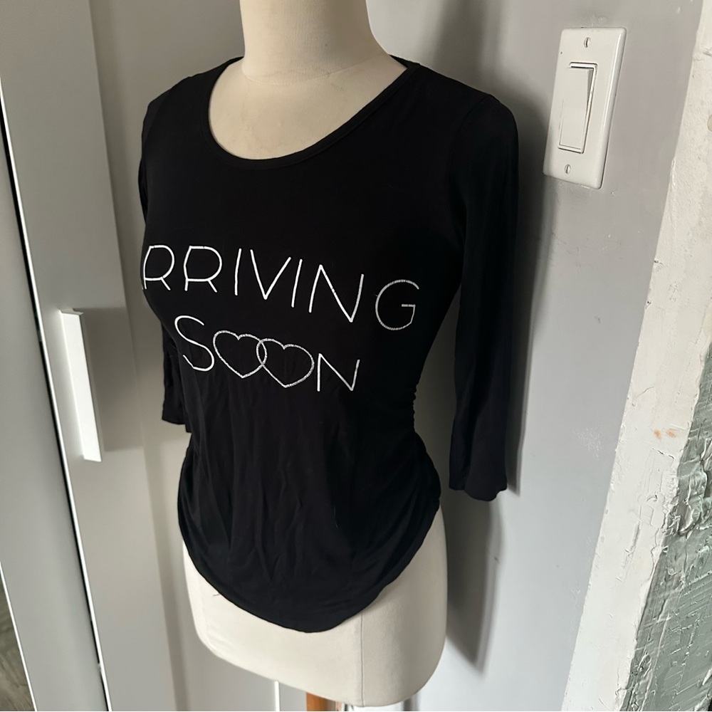 Arriving soon maternity top size small - Picture 2 of 3